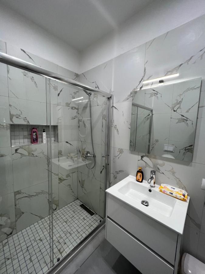 Gersi's Daily Apartament Apartment Tirana Bagian luar foto